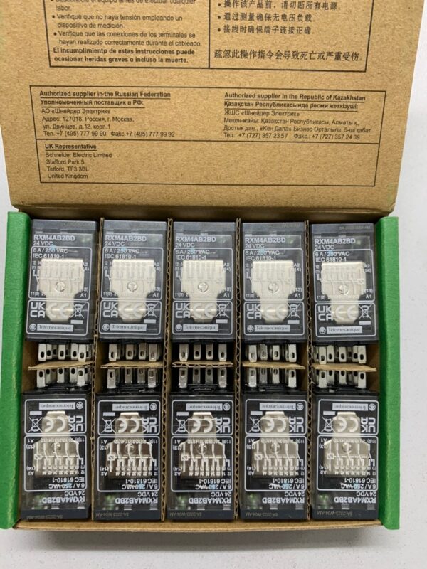 Ro-le-kieng-RXM4AB2BD-Schneider-24VDC-6A-14-chan4.jpg